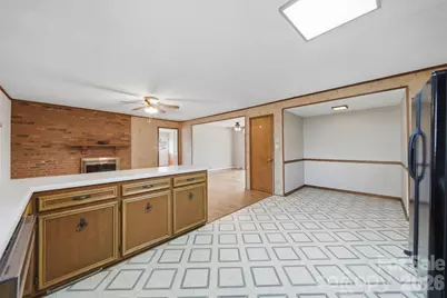 2010 Elizabeth Avenue, Hickory, NC 28602 - Photo 10