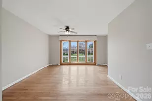 2010 Elizabeth Ave, Hickory, NC 28602 - Photo 4