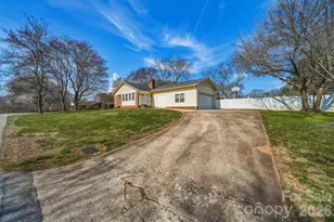 2010 Elizabeth Ave, Hickory, NC 28602 - Photo 30