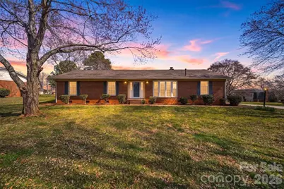 2010 Elizabeth Avenue, Hickory, NC 28602 - Photo 1