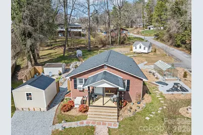 110 Ewart Drive, Hendersonville, NC 28739 - Photo 1