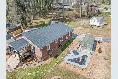 110 Ewart Drive, Hendersonville, NC 28739 - Photo 18