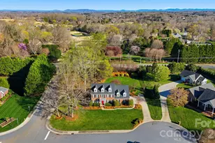 2716 Charleston Ct, Claremont, NC 28610 - Photo 2