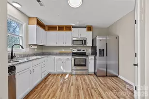 2019 Teddington Dr, Charlotte, NC 28214 - Photo 10