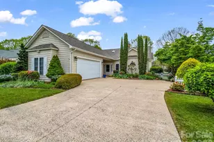 276 Cambridge Dr, Brevard, NC 28712 - Photo 2