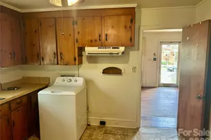 1435 Dean St, Charlotte, NC 28216 - Photo 6