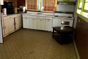 408 Carolina St, Fremont, NC 27830 - Photo 4