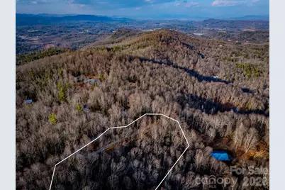 582 Faircrest Lane, Hendersonville, NC 28792 - Photo 8