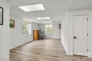 171 Old Hillside Ln, Flat Rock, NC 28731 - Photo 38