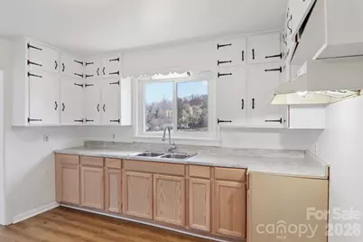 541 Paragon Parkway, Waynesville, NC 28786 - Photo 10