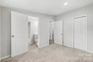 5050 Park Creek Dr, Mount Holly, NC 28120 - Photo 12