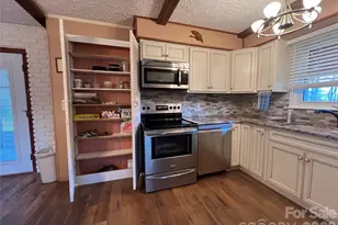 204 Reed Dr, Flat Rock, NC 28731 - Photo 12