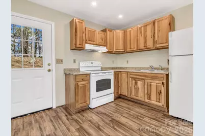 114 Elden Street, Hendersonville, NC 28791 - Photo 6