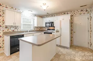 210 Pond View Ln, Fort Mill, SC 29715 - Photo 14