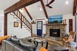 33 Fernbrook Rd, Maggie Valley, NC 28751 - Photo 2