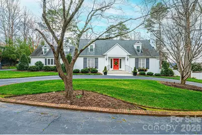 935 18th Avenue Drive NW, Hickory, NC 28601 - Photo 1