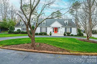 935 18th Ave Dr NW, Hickory, NC 28601 - Photo 1