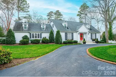 935 18th Avenue Drive NW, Hickory, NC 28601 - Photo 2