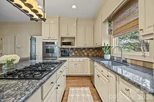 2727 Hampton Ave, Charlotte, NC 28207 - Photo 24