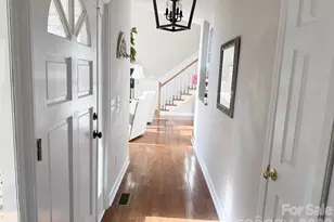 719 Victorian Ln, Monroe, NC 28112 - Photo 2