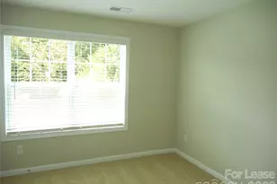 8731 Harris Lake Ln, Charlotte, NC 28269 - Photo 18