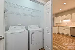 8348 Highland Glen Dr, Charlotte, NC 28269 - Photo 12