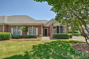 8348 Highland Glen Dr, Charlotte, NC 28269 - Photo 2