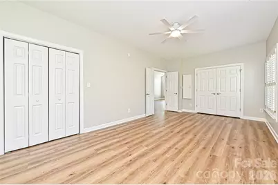8348 Highland Glen Drive, Charlotte, NC 28269 - Photo 18