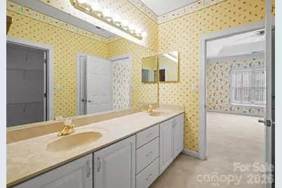 8348 Highland Glen Drive, Charlotte, NC 28269 - Photo 14