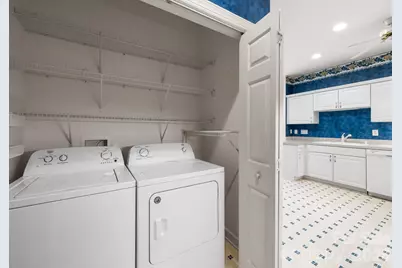 8348 Highland Glen Drive, Charlotte, NC 28269 - Photo 12