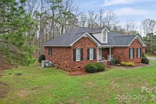 410 W Elm St, Wingate, NC 28174 - Photo 4