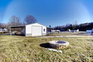 4610 Deal Rd, Claremont, NC 28610 - Photo 4