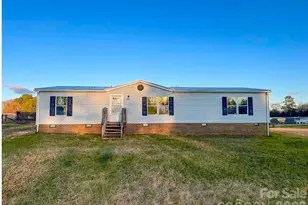 4610 Deal Rd, Claremont, NC 28610 - Photo 1