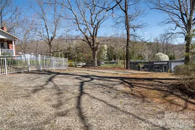 525 E Mills Street, Columbus, NC 28722 - Photo 6