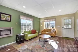 308 Lakeview Dr, Deep Gap, NC 28618 - Photo 4