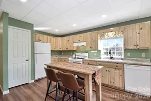 308 Lakeview Dr, Deep Gap, NC 28618 - Photo 10