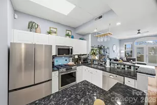 405 W 7th St, Charlotte, NC 28202 - Photo 4