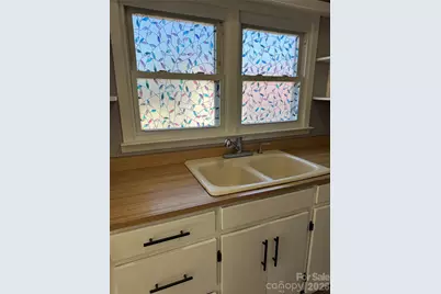 80 English Street, Spruce Pine, NC 28777 - Photo 14