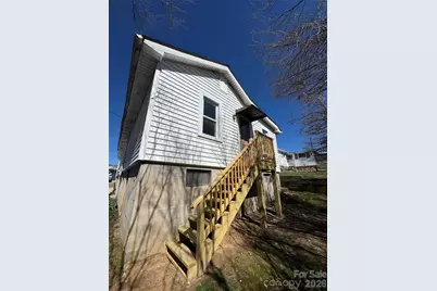 80 English Street, Spruce Pine, NC 28777 - Photo 16