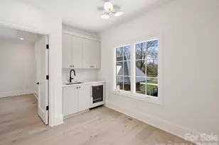 1436 Queens Rd W, Charlotte, NC 28207 - Photo 38