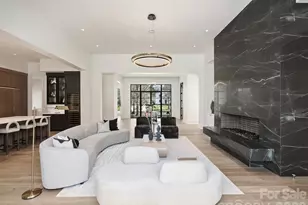 1436 Queens Rd W, Charlotte, NC 28207 - Photo 16