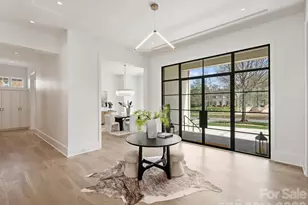 1436 Queens Rd W, Charlotte, NC 28207 - Photo 8