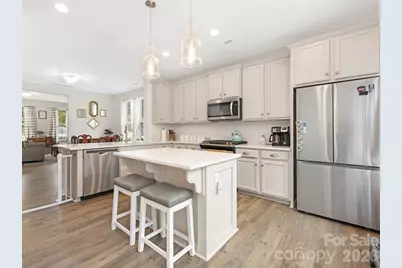 2817 Shamrock Drive, Charlotte, NC 28205 - Photo 2