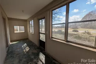 633 S Eastway Dr, Troutman, NC 28166 - Photo 6