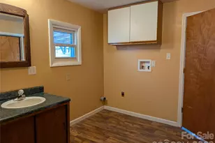 633 S Eastway Dr, Troutman, NC 28166 - Photo 26