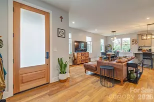 127 Alma Ln, Asheville, NC 28806 - Photo 2