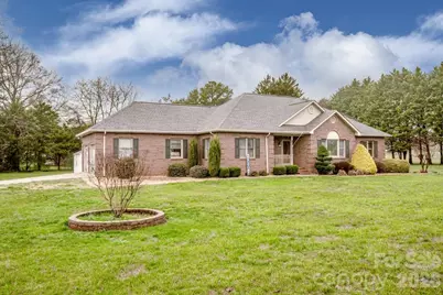 140 Della Drive, Statesville, NC 28625 - Photo 2