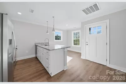 844 5th Avenue SW, Hickory, NC 28602 - Photo 8