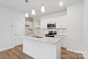 4628 Lakeview Rd, Charlotte, NC 28216 - Photo 6