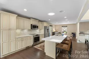 4114 Meadowridge Dr, Charlotte, NC 28226 - Photo 18